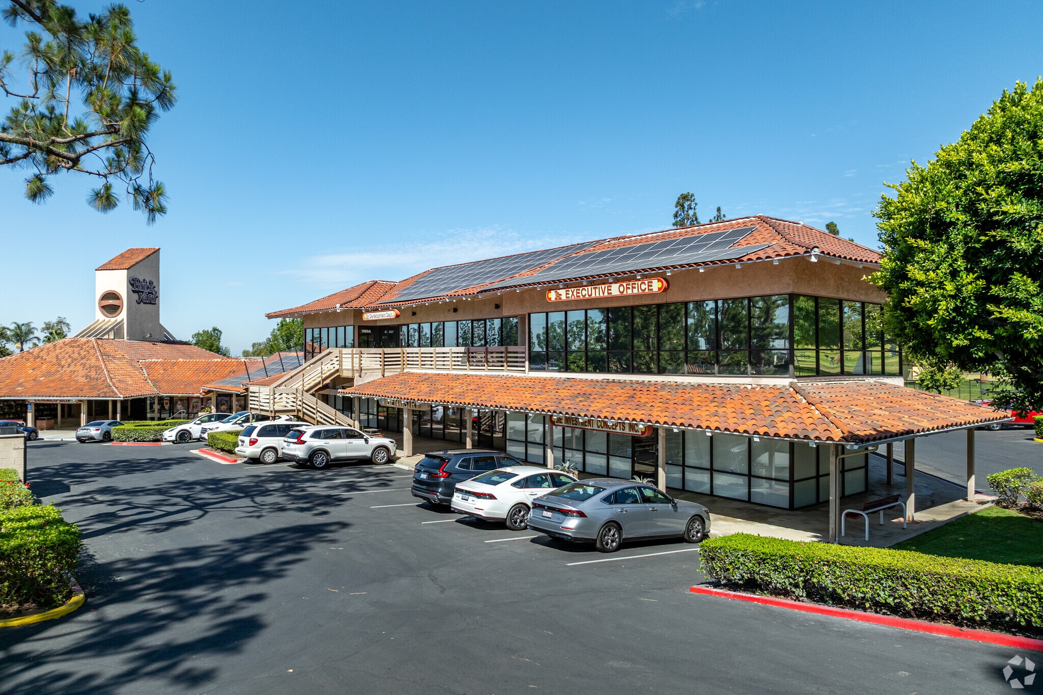1633-1685 E Lincoln Ave, Orange, CA à louer Photo principale– Image 1 sur 6