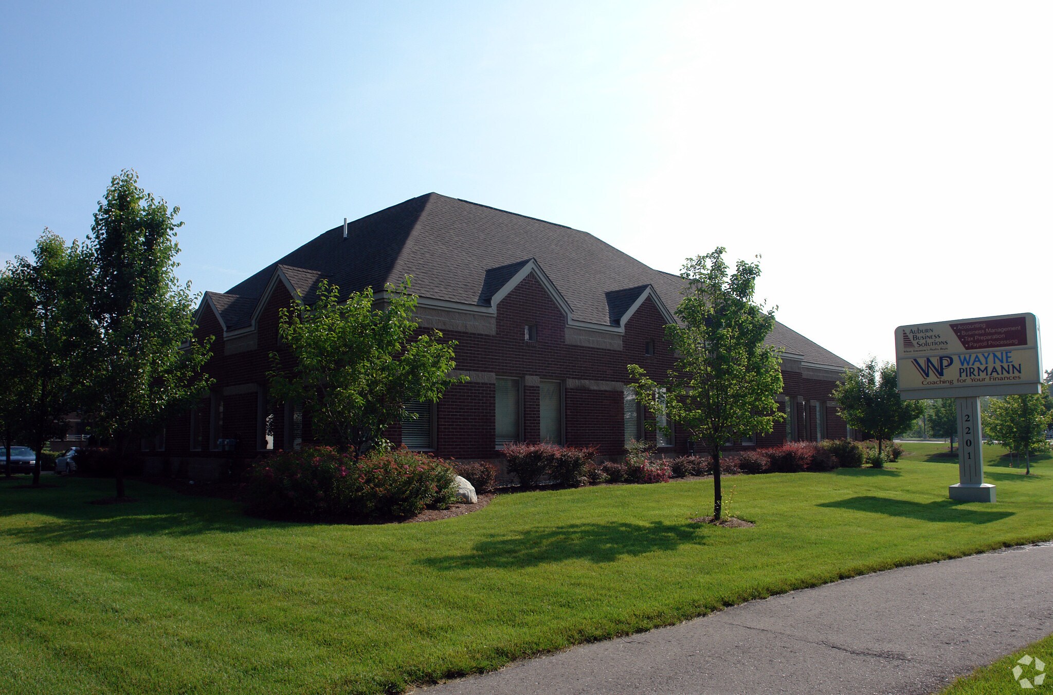 2201 Auburn Rd, Auburn Hills, MI à louer Photo principale– Image 1 sur 5