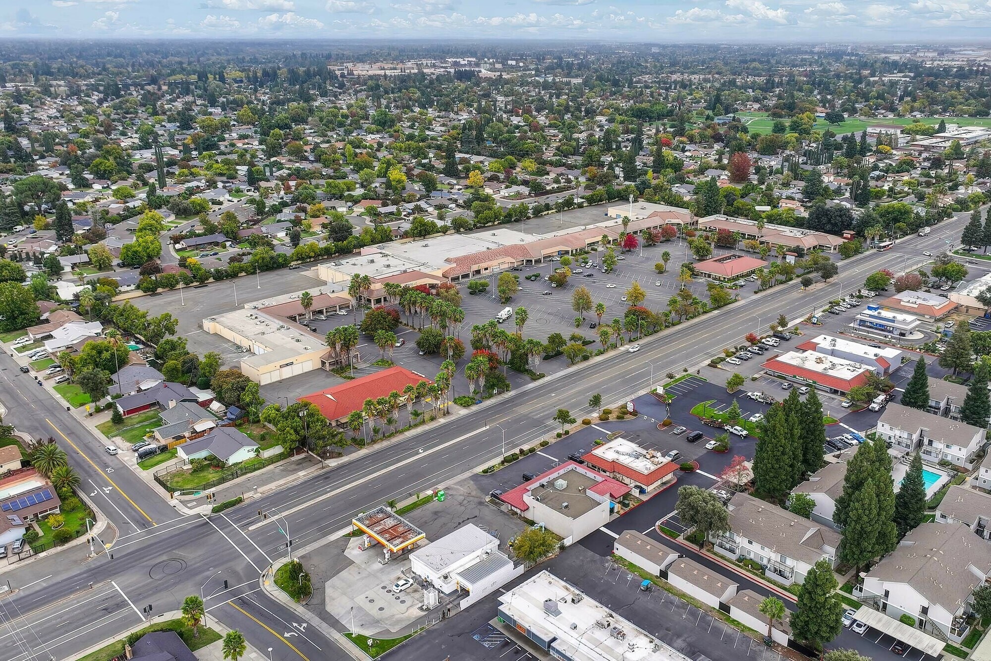 9113-9199 Kiefer Blvd, Sacramento, CA à louer Photo principale– Image 1 sur 11