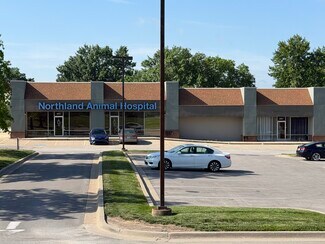 Plus de détails pour 8351-8357 NW Barrybrooke Dr, Kansas City, MO - Local commercial à vendre