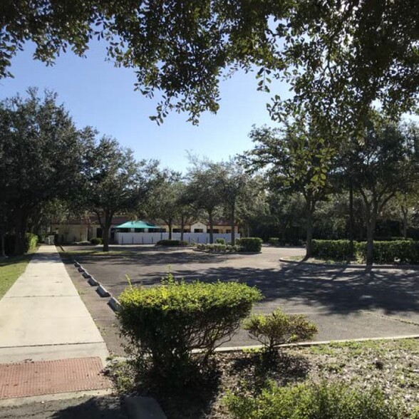 865 Signature Dr, Orange City, FL à vendre - Photo de l’immeuble – Image 3 sur 3