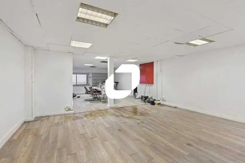 Local d’activités dans Cachan à louer - Photo intérieure – Image 3 sur 12