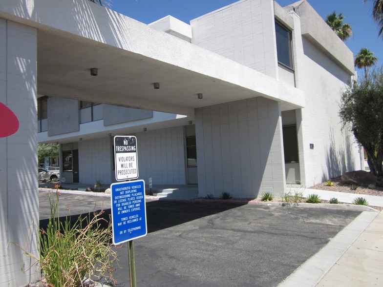 1733 N Palm Canyon Dr, Palm Springs, CA à vendre - Photo de l’immeuble – Image 2 sur 35