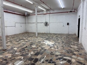 210-211 Cottage St, Poughkeepsie, NY à louer Photo intérieure– Image 1 sur 6