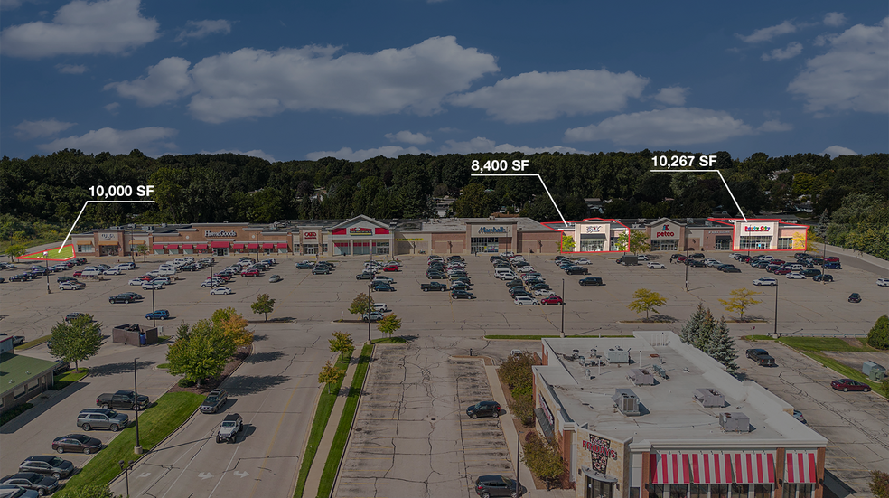 3165 Alpine Ave, Grand Rapids, MI à louer - Photo de l’immeuble – Image 1 sur 23