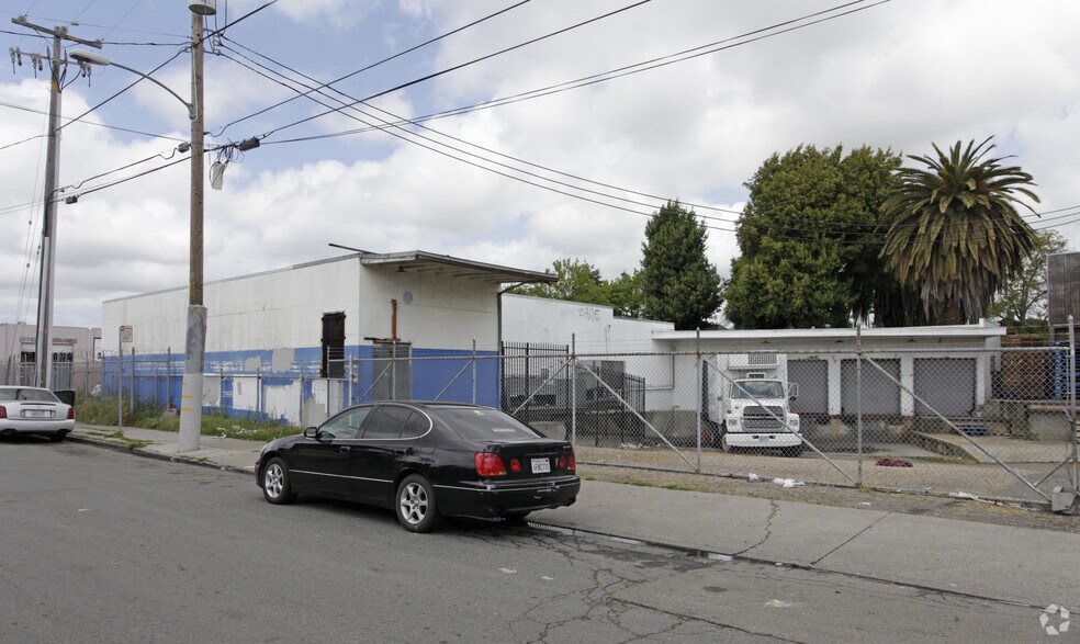 1110 98th Ave, Oakland, CA à vendre - Photo de l’immeuble – Image 3 sur 6