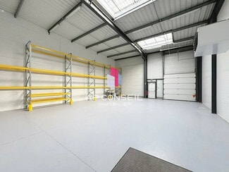 Plus de détails pour Local d'activités à louer