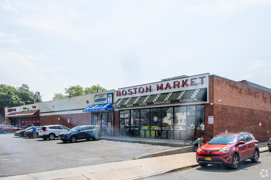 83-02 Atlantic Ave, Ozone Park, NY à louer - Photo de l’immeuble – Image 3 sur 4