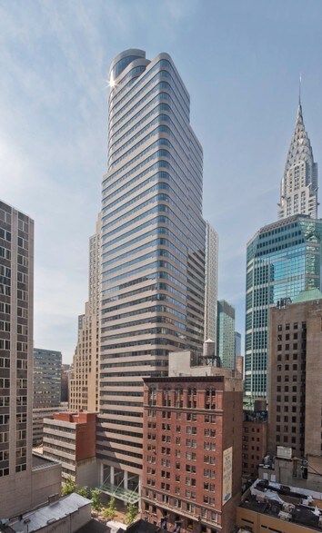 140 E 45th St, New York, NY à louer - Photo de l’immeuble – Image 2 sur 15
