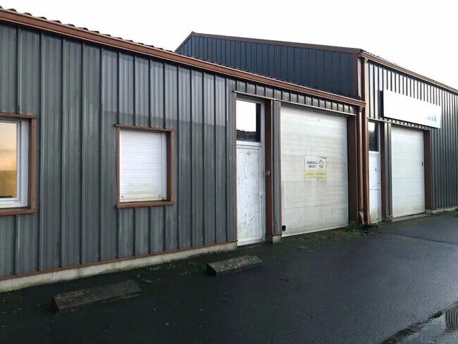 Plus de détails pour Local d'activités, Industriel/Logistique à louer