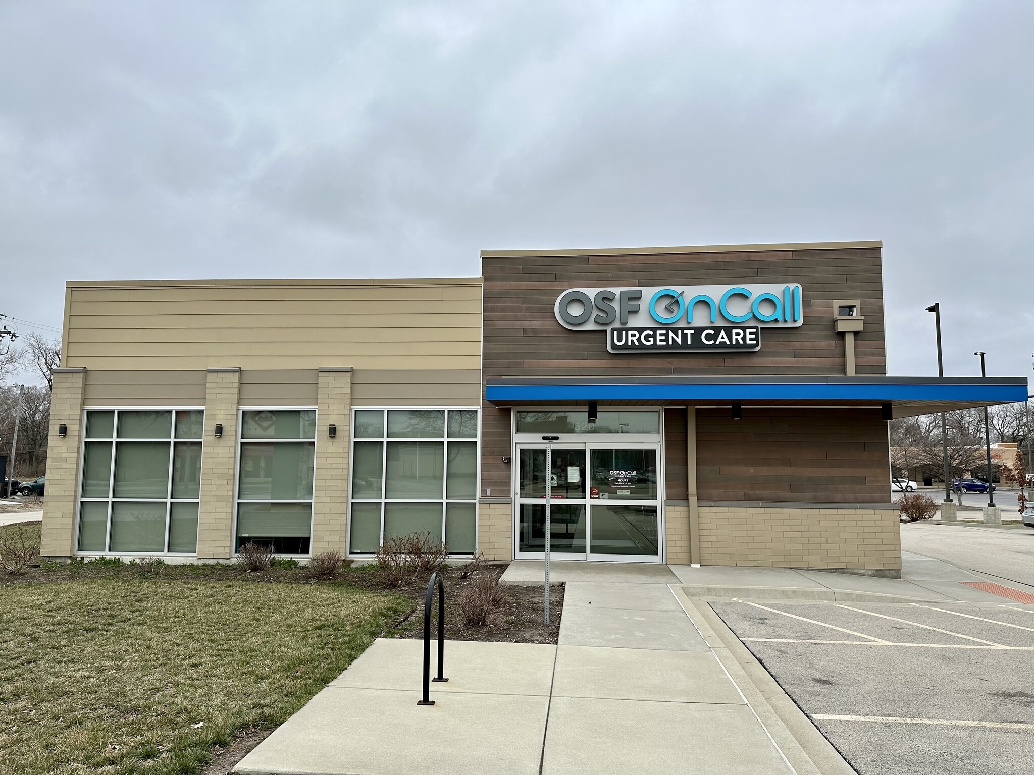 520 Cunningham, Urbana, IL à louer Photo principale– Image 1 sur 21
