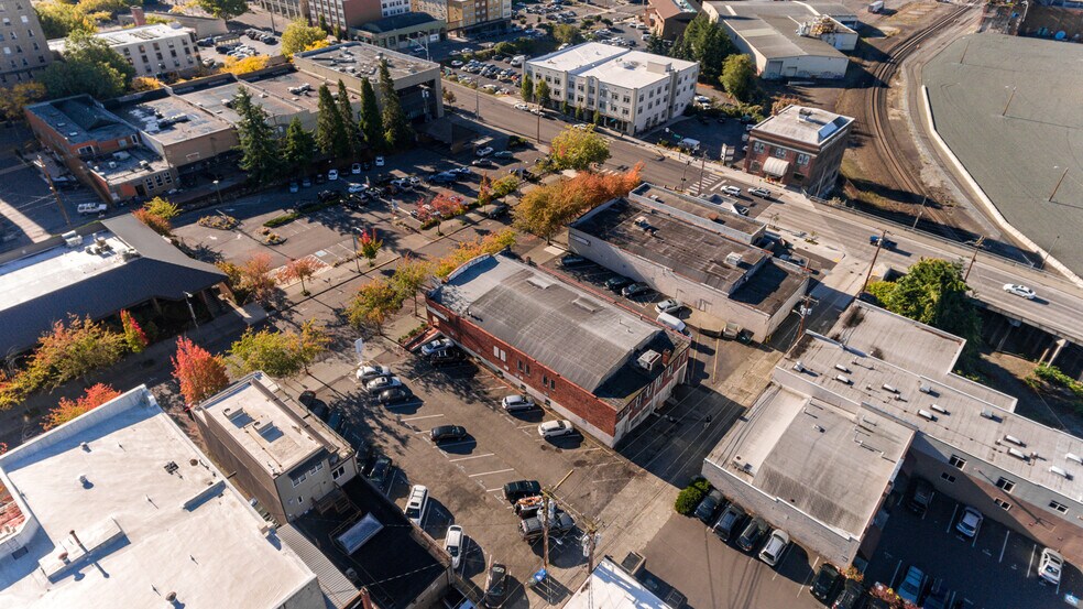 1205-1219 Commercial St portefeuille de 3 biens à vendre sur LoopNet.fr - Photo de l’immeuble – Image 3 sur 16