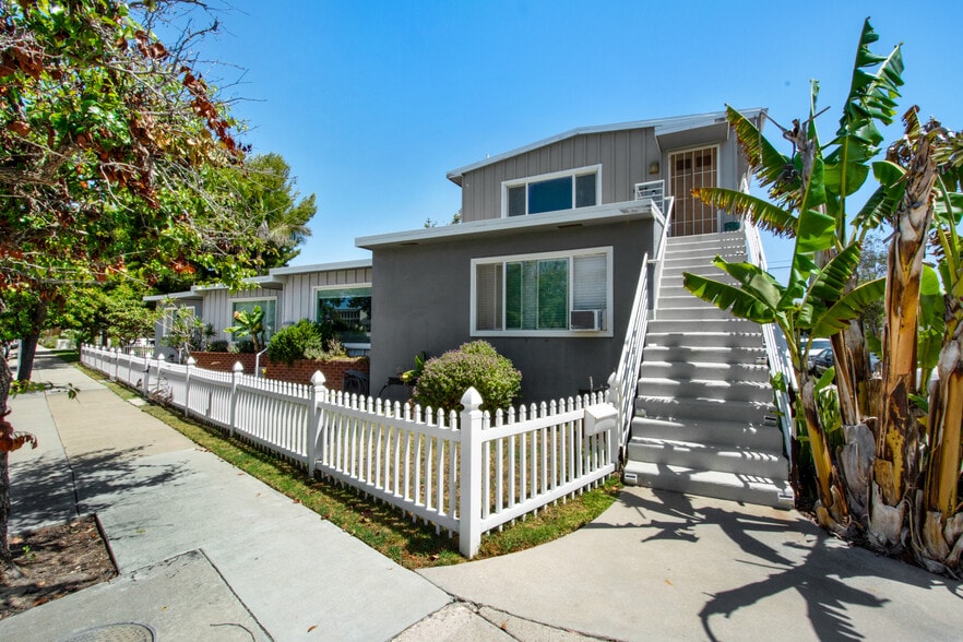 1515 Electric Ave, Seal Beach, CA à vendre - Photo de l’immeuble – Image 2 sur 14