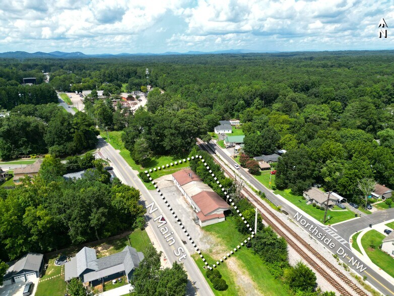 5304 N Main St, Acworth, GA à vendre - Photo de l’immeuble – Image 3 sur 18