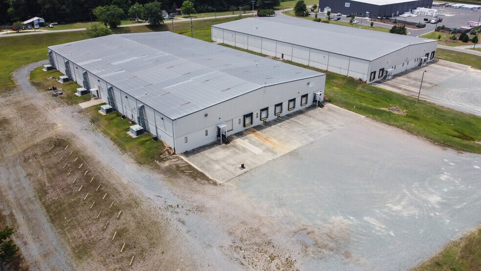 908 J R Industrial Dr, Sanford, NC à vendre - Photo de l’immeuble – Image 2 sur 49