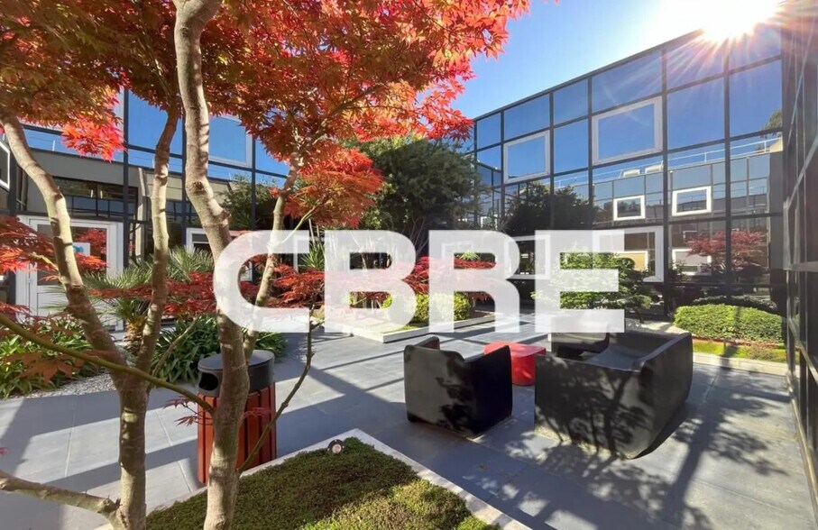 Bureau dans SOPHIA ANTIPOLIS à louer - Photo de l’immeuble – Image 1 sur 13