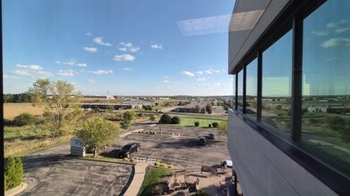 251 Progress Way, Waunakee, WI à louer Photo intérieure– Image 2 sur 8