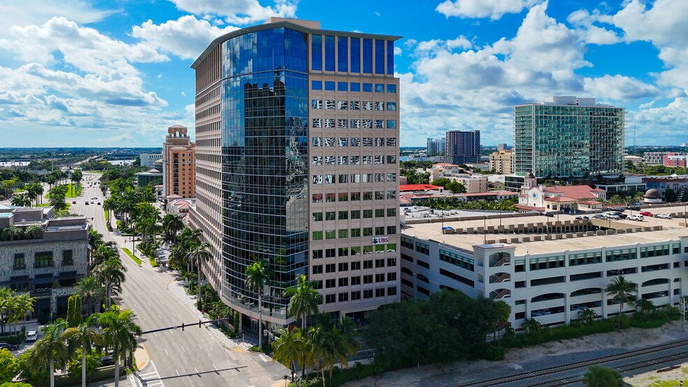 525 Okeechobee Blvd, West Palm Beach, FL à louer - Photo de l’immeuble – Image 2 sur 13