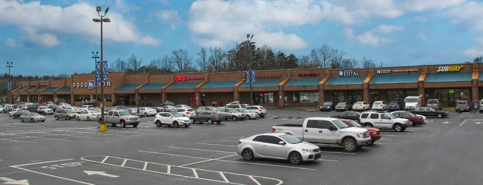 5353-5457 Gumtree Rd, Winston-Salem, NC à louer - Photo de l’immeuble – Image 2 sur 8