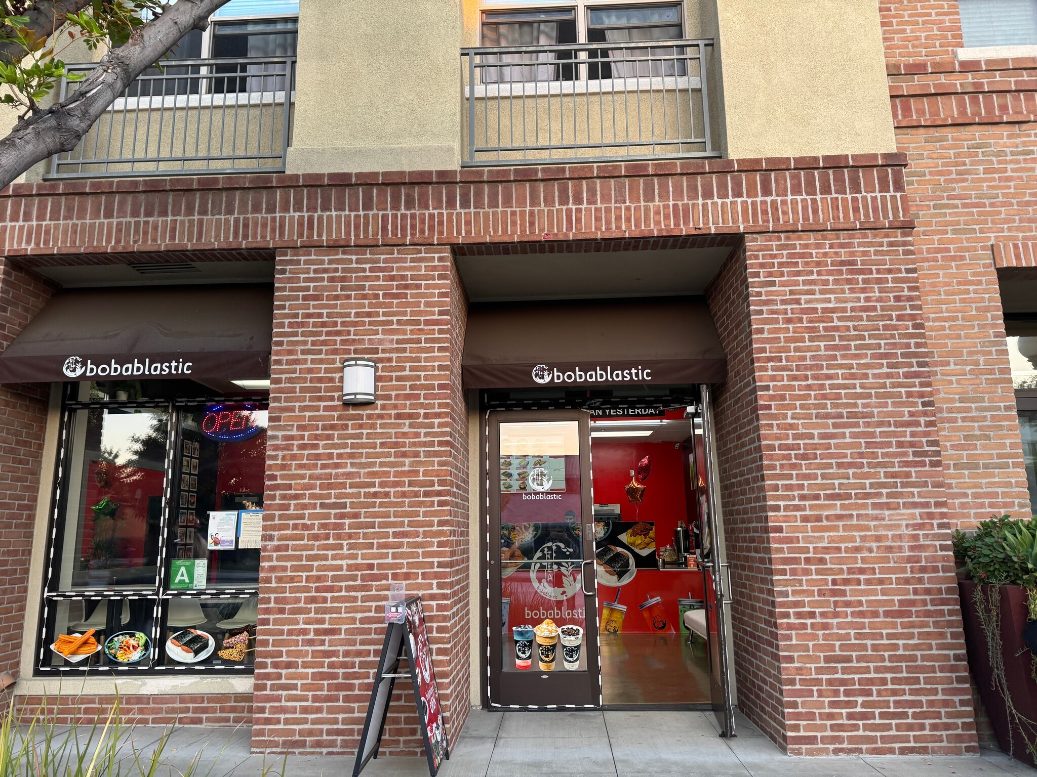 700 S Myrtle Ave, Monrovia, CA à louer Photo principale– Image 1 sur 7