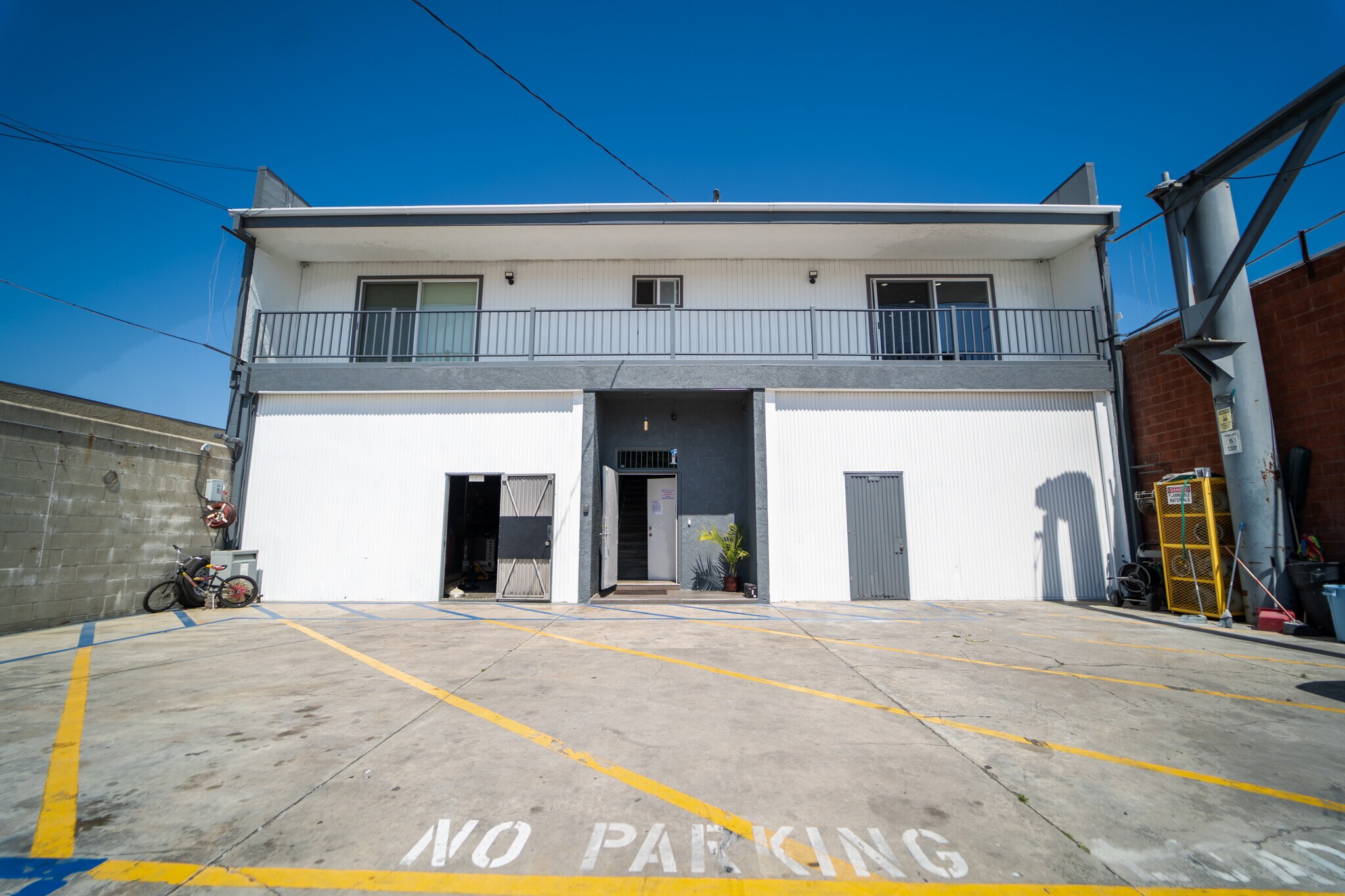 17208 Roseton Ave, Artesia, CA à louer Photo de l’immeuble– Image 1 sur 9