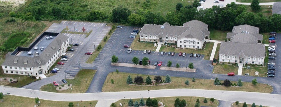 W175N11081 Stonewood Dr, Germantown, WI à louer - Autre – Image 2 sur 23
