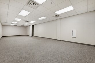 1835 W County Road C, Roseville, MN à louer Photo intérieure– Image 1 sur 11