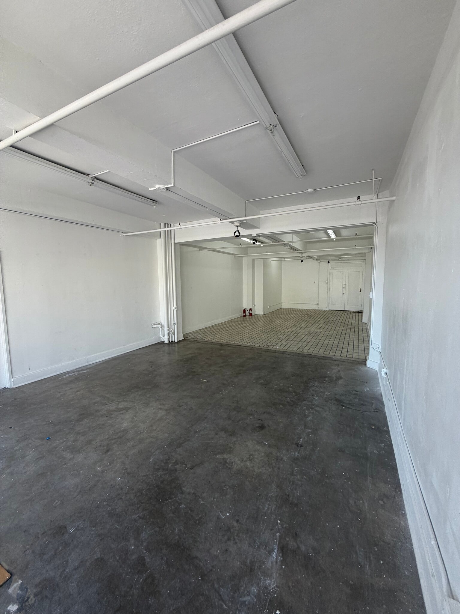122 E 7th St, Los Angeles, CA à louer Photo intérieure– Image 1 sur 2