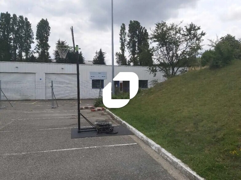 Bureau dans Artigues-près-Bordeaux à louer - Photo de l’immeuble – Image 3 sur 17