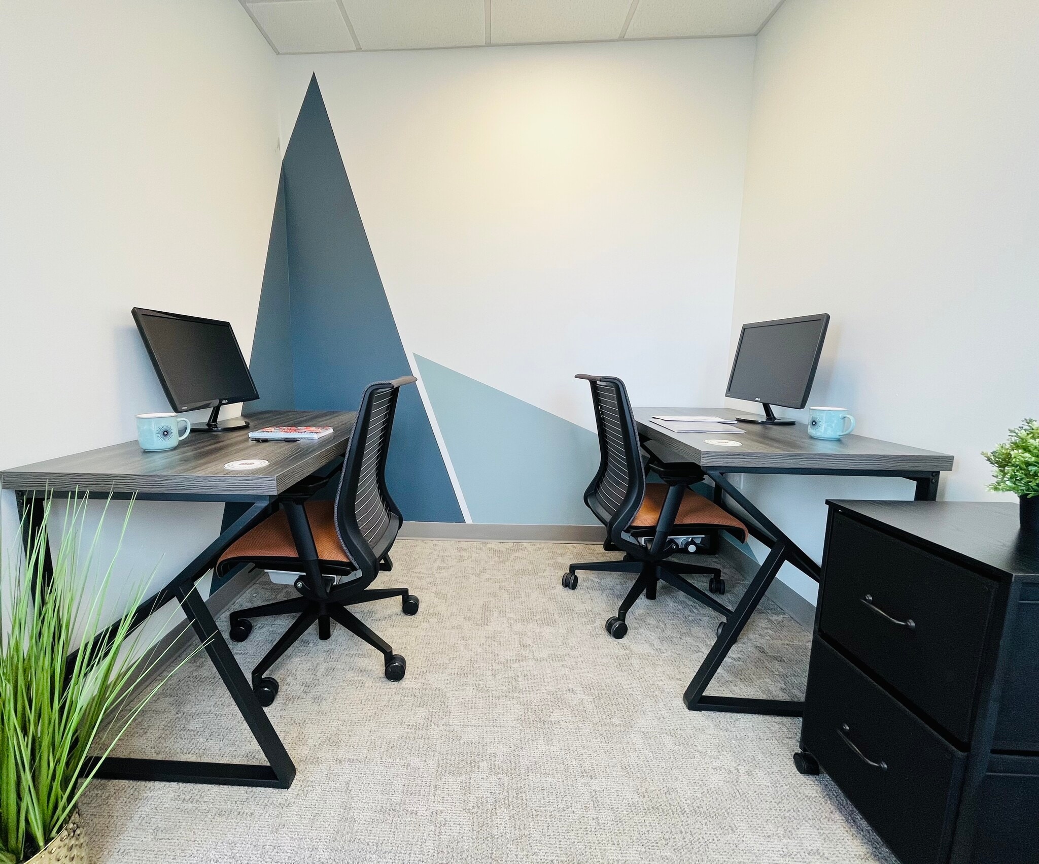 4045 S Broadway, Englewood, CO à louer Photo de l’immeuble– Image 1 sur 1