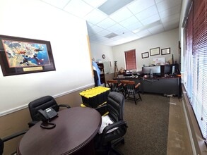 3233 Commerce Pl, West Palm Beach, FL à louer Photo intérieure– Image 2 sur 14