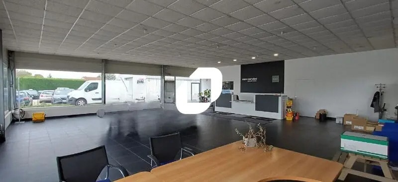 Local commercial dans Bréval à louer - Photo de l’immeuble – Image 3 sur 11