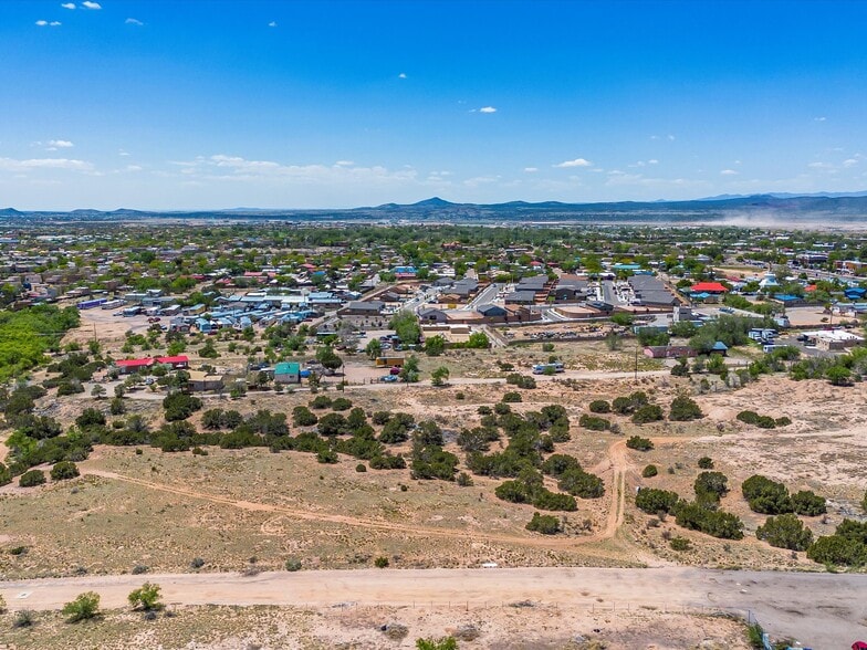 5988 Airport rd, Santa Fe, NM à vendre - Photo de l’immeuble – Image 3 sur 33