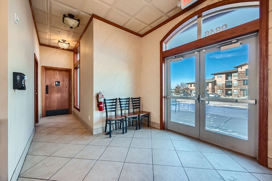 9846 Zenith Meridian Dr, Englewood, CO à vendre - Photo intérieure – Image 2 sur 70