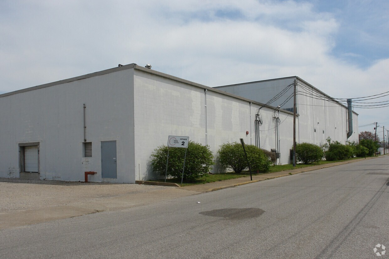 1031 W Tennessee St, Evansville, IN à louer Photo de l’immeuble– Image 1 sur 2