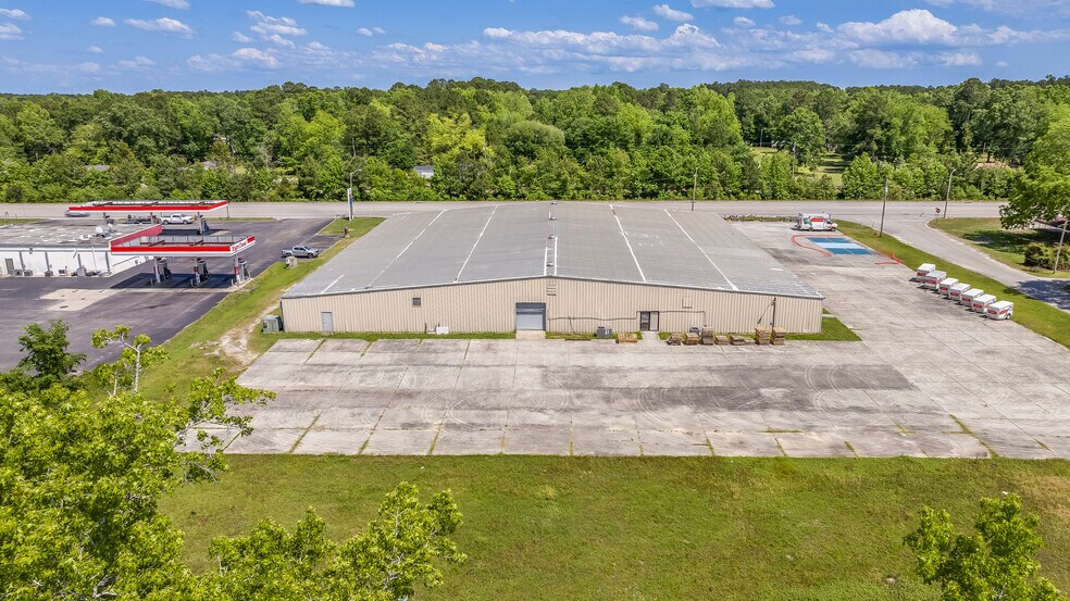 3784 Byrnes Dr, Saint Stephen, SC à vendre - Photo de l’immeuble – Image 3 sur 24