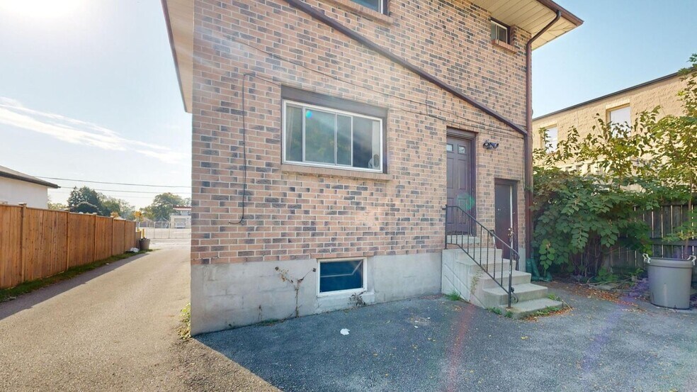 184 Simcoe St, London, ON à vendre - Photo de l’immeuble – Image 3 sur 22