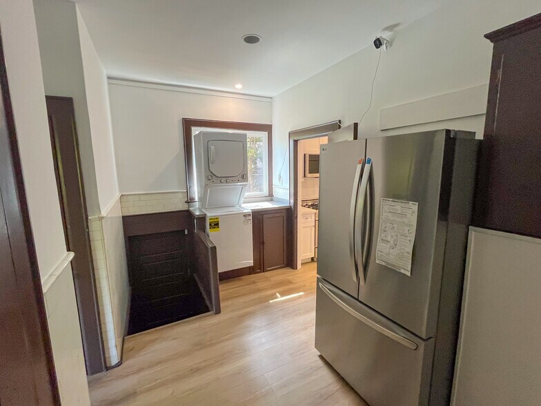 658 S Bronson Ave, Los Angeles, CA à vendre - Photo de l’immeuble – Image 3 sur 63
