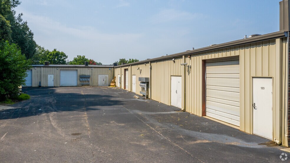 102-120 Donmoor Ct, Garner, NC à louer - Photo de l’immeuble – Image 3 sur 6