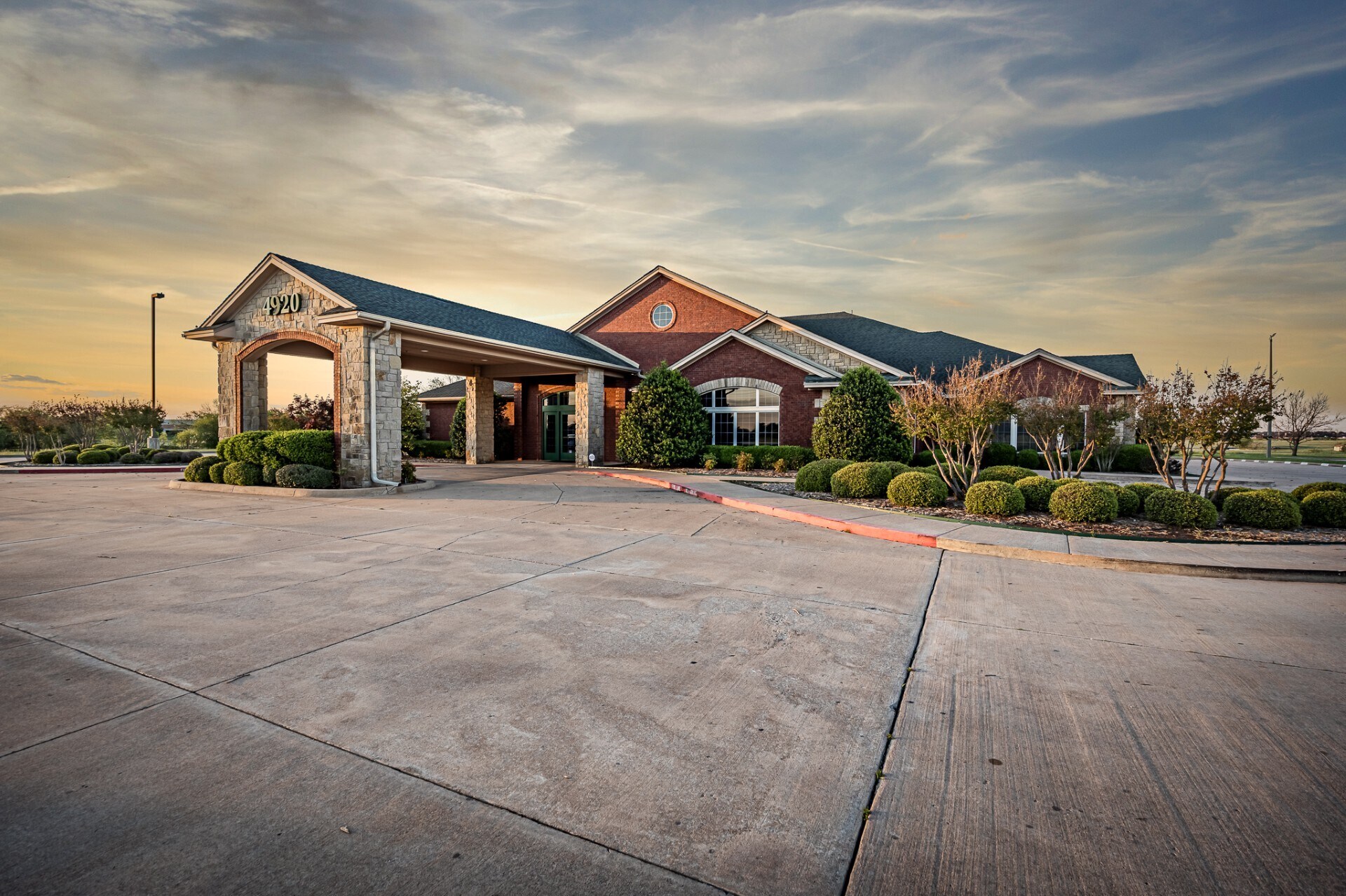 4920 SW Lee Blvd, Lawton, OK à vendre Photo de l’immeuble– Image 1 sur 20