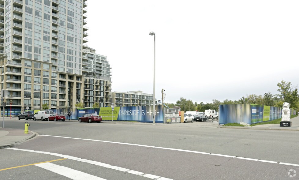 216 Riverfront Av SW, Calgary, AB à louer - Photo principale – Image 1 sur 2