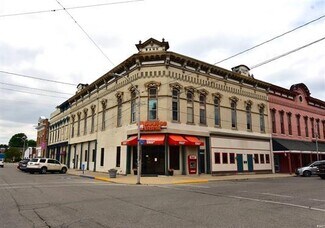 Plus de détails pour 111 N Market St, Winamac, IN - Local d’activités à vendre