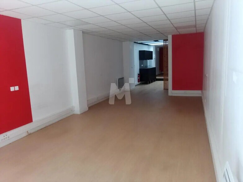 Local commercial dans Melun à louer - Photo de l’immeuble – Image 3 sur 6