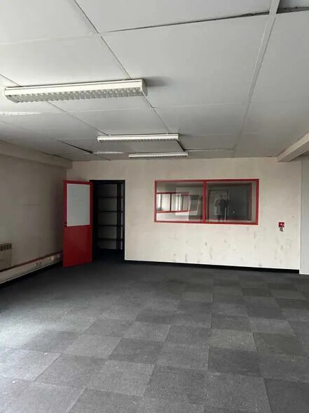 Bureau dans Sotteville-lès-Rouen à louer - Photo de l’immeuble – Image 1 sur 3
