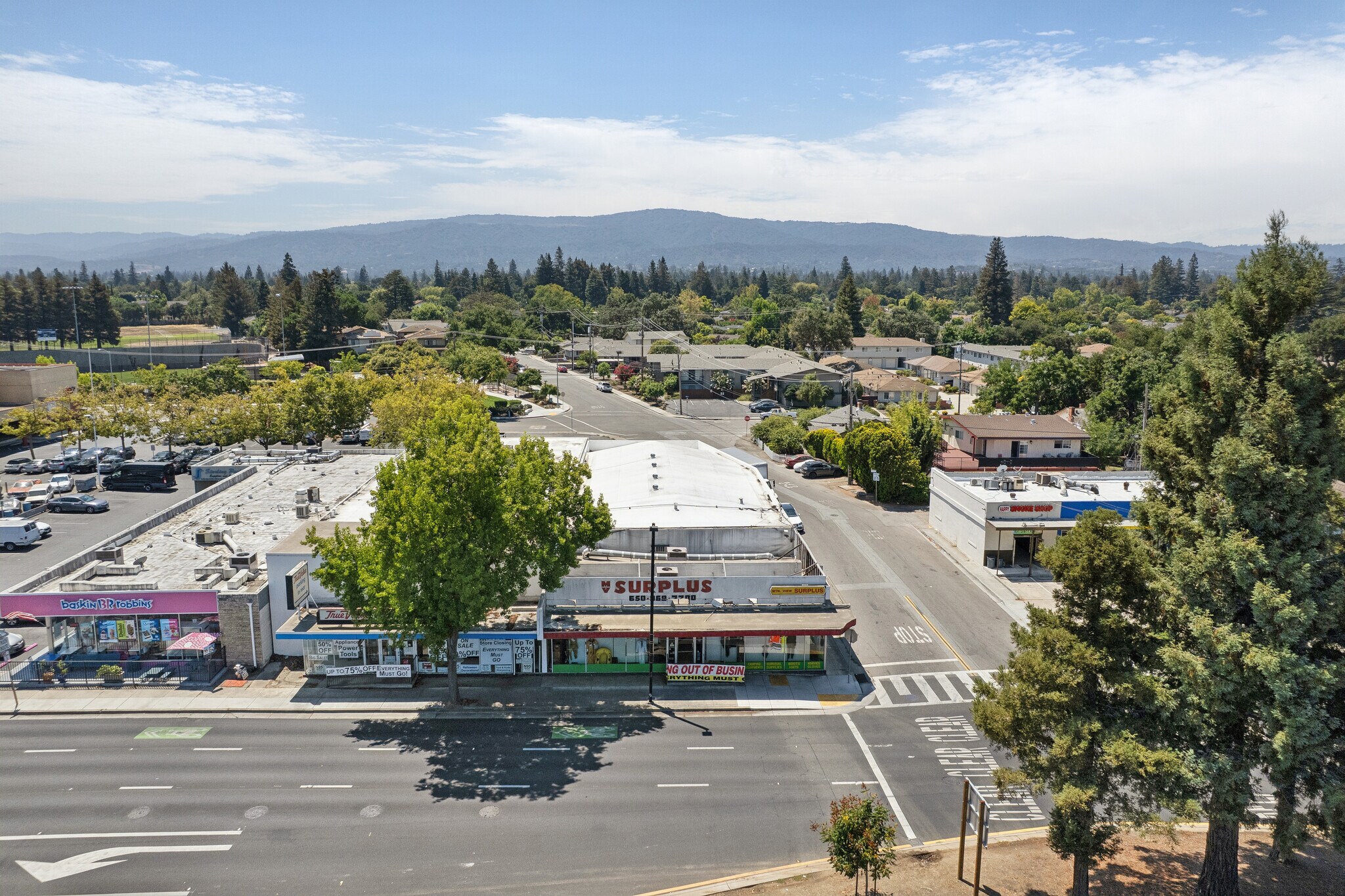 1297 W El Camino Real, Mountain View, CA à louer Photo de l’immeuble– Image 1 sur 12