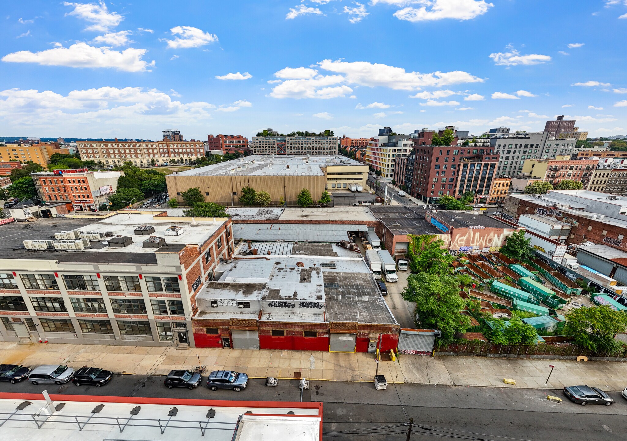 200 Cook St, Brooklyn, NY à vendre Photo de l’immeuble– Image 1 sur 6