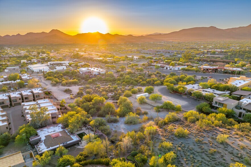 6410 E Cave Creek Rd, Cave Creek, AZ à vendre - Photo de l’immeuble – Image 2 sur 6