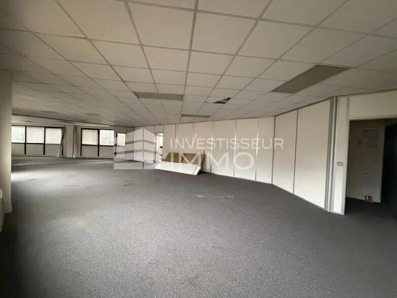 Bureau dans Champs-sur-Marne à louer - Photo de l’immeuble – Image 3 sur 7