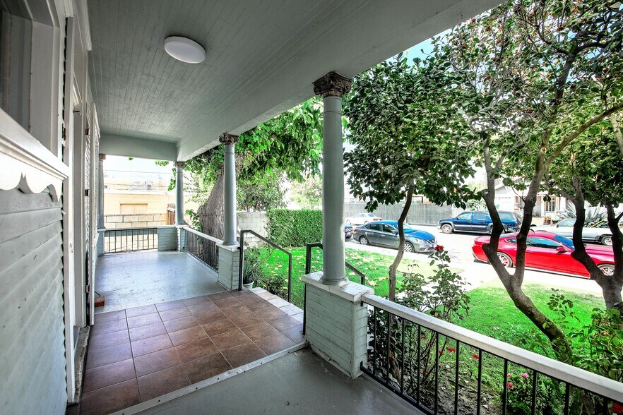366 W Palmer Ave, Glendale, CA à vendre - Photo de l’immeuble – Image 3 sur 13