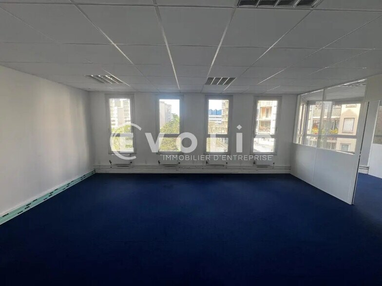 Bureau dans Noisy-le-Grand à vendre - Photo de l’immeuble – Image 2 sur 8